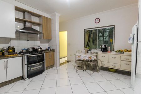 Casa à venda com 260m², 4 quartos e 3 vagas Casa à venda com 260m², 4 quartos e 3 vagasCozinha