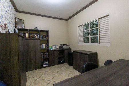 Casa à venda com 260m², 4 quartos e 3 vagas Casa à venda com 260m², 4 quartos e 3 vagasQuarto 4