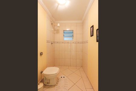 Casa à venda com 260m², 4 quartos e 3 vagas Casa à venda com 260m², 4 quartos e 3 vagasBanheiro Social 2