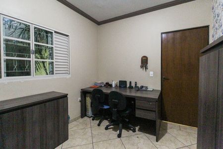 Casa à venda com 260m², 4 quartos e 3 vagas Casa à venda com 260m², 4 quartos e 3 vagasQuarto 4