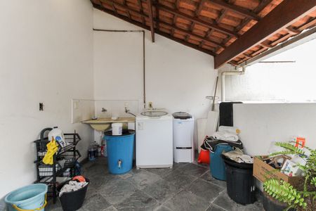 Casa à venda com 260m², 4 quartos e 3 vagas Casa à venda com 260m², 4 quartos e 3 vagasÁrea de Serviço