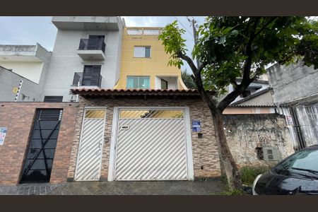 Casa à venda com 260m², 4 quartos e 3 vagas Casa à venda com 260m², 4 quartos e 3 vagasFachada
