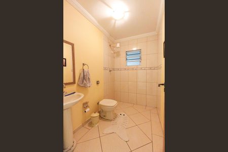 Casa à venda com 260m², 4 quartos e 3 vagas Casa à venda com 260m², 4 quartos e 3 vagasBanheiro Social 2