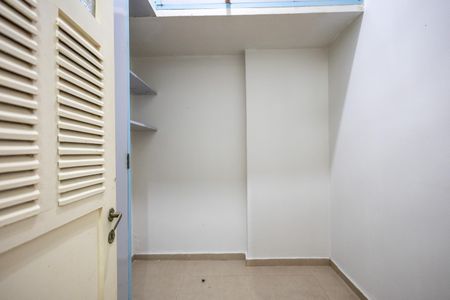 Apartamento para alugar com 130m², 3 quartos e 1 vagaQuarto de Serviço