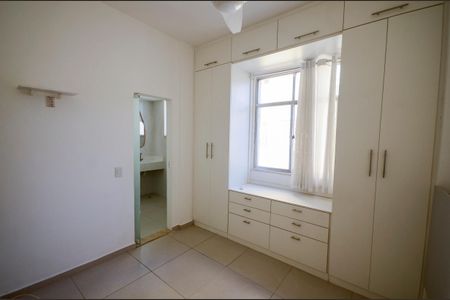 Apartamento à venda com 75m², 2 quartos e 1 vagaSuíte