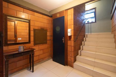 Apartamento à venda com 80m², 2 quartos e 1 vaga Apartamento à venda com 80m², 2 quartos e 1 vagaHall social