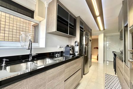 Apartamento à venda com 200m², 2 quartos e 3 vagasCozinha