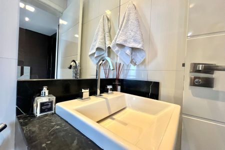 Apartamento à venda com 200m², 2 quartos e 3 vagasBanheiro da Suíte 2