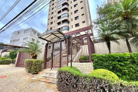 Apartamento à venda com 200m², 2 quartos e 3 vagasFachada