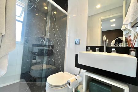 Apartamento à venda com 200m², 2 quartos e 3 vagasBanheiro da Suíte 2