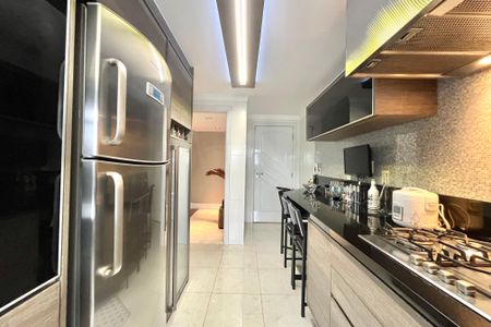 Apartamento à venda com 200m², 2 quartos e 3 vagasCozinha