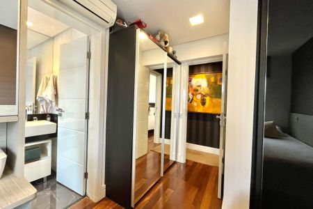 Apartamento à venda com 200m², 2 quartos e 3 vagasSuite 2