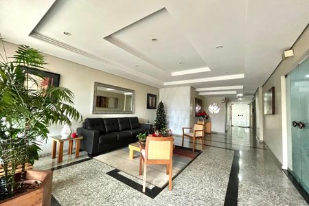 Apartamento à venda com 200m², 2 quartos e 3 vagasHall social