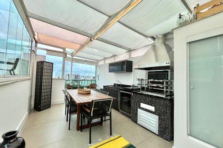 Apartamento à venda com 200m², 2 quartos e 3 vagasCobertura