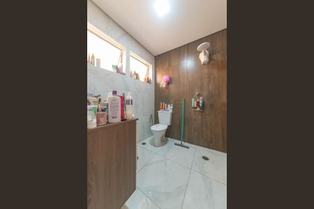 Casa para alugar com 281m², 3 quartos e 7 vagasBanheiro da Suíte 1