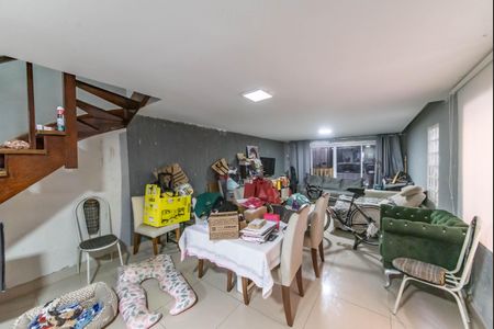 Casa para alugar com 281m², 3 quartos e 7 vagasSala