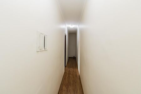 Casa à venda com 150m², 3 quartos e 4 vagas Casa à venda com 150m², 3 quartos e 4 vagasCorredor