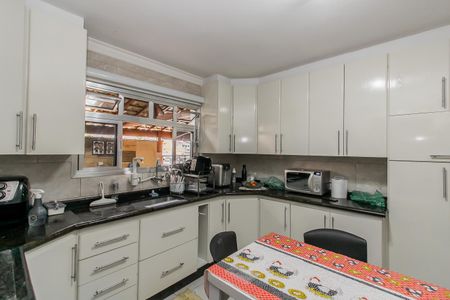 Casa à venda com 150m², 3 quartos e 4 vagas Casa à venda com 150m², 3 quartos e 4 vagasCozinha