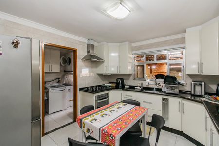 Casa à venda com 150m², 3 quartos e 4 vagas Casa à venda com 150m², 3 quartos e 4 vagasCozinha