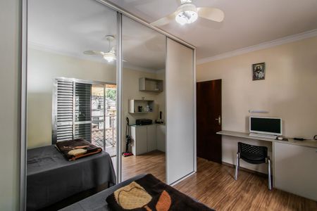 Casa à venda com 150m², 3 quartos e 4 vagas Casa à venda com 150m², 3 quartos e 4 vagasQuarto 1