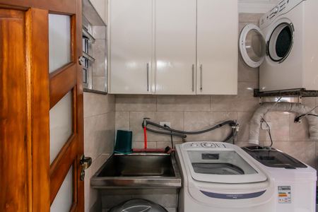 Casa à venda com 150m², 3 quartos e 4 vagas Casa à venda com 150m², 3 quartos e 4 vagasÁrea de Serviço