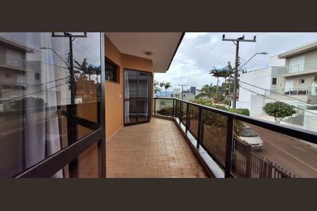 Casa para alugar com 360m², 3 quartos e 4 vagasSuíte 2 sacada