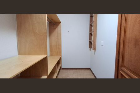 Casa para alugar com 360m², 3 quartos e 4 vagasSuíte 3 Closet