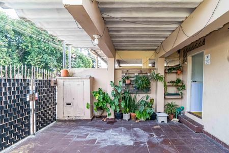 Casa à venda com 170m², 4 quartos e 2 vagas Casa à venda com 170m², 4 quartos e 2 vagasGaragem