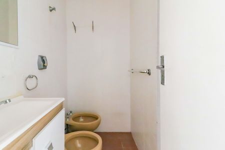 Casa à venda com 170m², 5 quartos e 2 vagasBanheiro 01