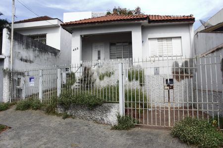 Casa para alugar com 320m², 2 quartos e 3 vagasFachada + Placa