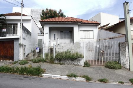 Casa para alugar com 320m², 2 quartos e 3 vagasFachada + Placa
