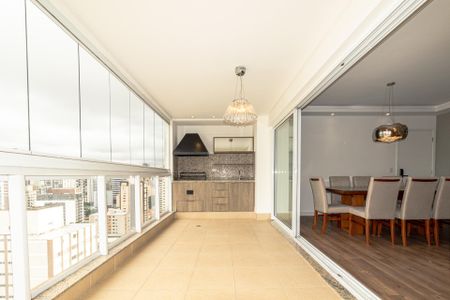 Apartamento para alugar com 120m², 3 quartos e 3 vagasVaranda