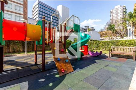 Apartamento para alugar com 120m², 3 quartos e 3 vagasÁrea comum - Playground
