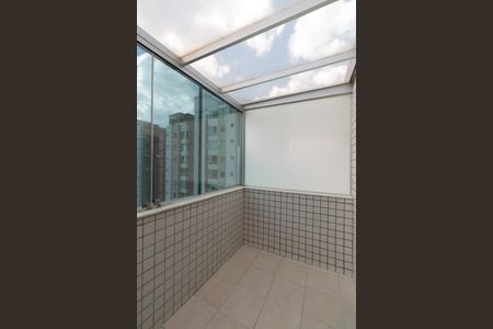 Apartamento à venda com 216m², 4 quartos e 3 vagas Apartamento à venda com 216m², 4 quartos e 3 vagasvaranda