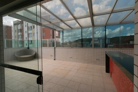 Apartamento à venda com 216m², 4 quartos e 3 vagas Apartamento à venda com 216m², 4 quartos e 3 vagasÁrea de Serviço