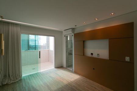 Apartamento à venda com 216m², 4 quartos e 3 vagas Apartamento à venda com 216m², 4 quartos e 3 vagasSala