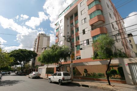 Apartamento à venda com 216m², 4 quartos e 3 vagas Apartamento à venda com 216m², 4 quartos e 3 vagasFachada