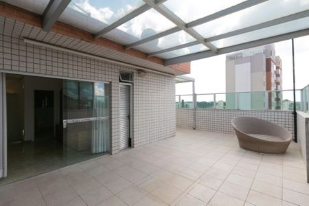 Apartamento à venda com 216m², 4 quartos e 3 vagas Apartamento à venda com 216m², 4 quartos e 3 vagasÁrea de Serviço