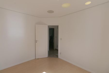 Apartamento à venda com 216m², 4 quartos e 3 vagas Apartamento à venda com 216m², 4 quartos e 3 vagasQuarto 2