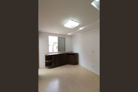 Apartamento à venda com 216m², 4 quartos e 3 vagas Apartamento à venda com 216m², 4 quartos e 3 vagasQuarto