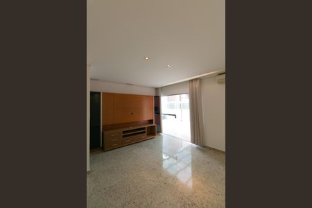 Apartamento à venda com 216m², 4 quartos e 3 vagas Apartamento à venda com 216m², 4 quartos e 3 vagasSala
