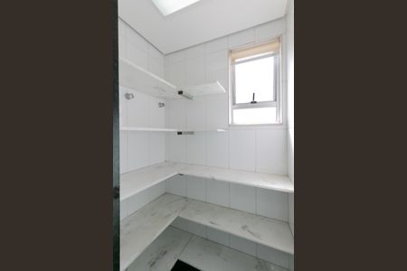 Apartamento à venda com 216m², 4 quartos e 3 vagas Apartamento à venda com 216m², 4 quartos e 3 vagasDespensa