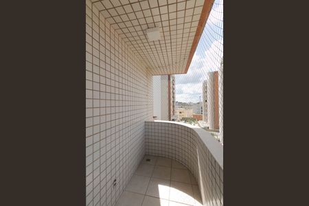 Apartamento à venda com 216m², 4 quartos e 3 vagas Apartamento à venda com 216m², 4 quartos e 3 vagasVista