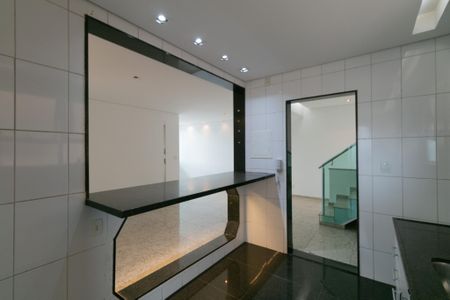 Apartamento à venda com 216m², 4 quartos e 3 vagas Apartamento à venda com 216m², 4 quartos e 3 vagasCozinha