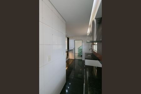 Apartamento à venda com 216m², 4 quartos e 3 vagas Apartamento à venda com 216m², 4 quartos e 3 vagasCozinha