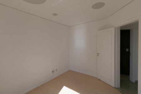 Apartamento à venda com 216m², 4 quartos e 3 vagas Apartamento à venda com 216m², 4 quartos e 3 vagasQuarto 2