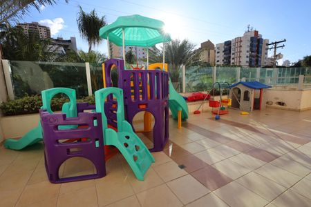 Apartamento para alugar com 100m², 3 quartos e 2 vagasÁrea comum - Playground