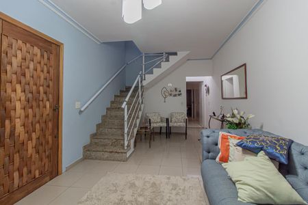 Casa à venda com 262m², 3 quartos e 2 vagas Casa à venda com 262m², 3 quartos e 2 vagasSala