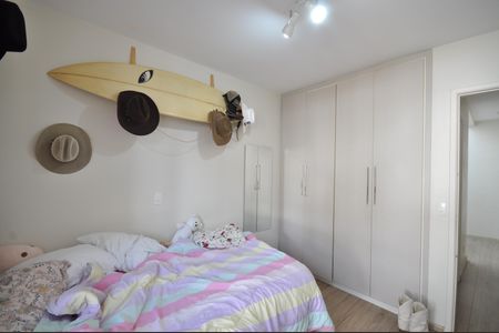 Casa de condomínio para alugar com 240m², 4 quartos e 3 vagasQuarto 1