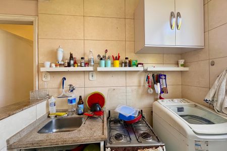 Apartamento à venda com 261m², 5 quartos e 1 vaga Apartamento à venda com 261m², 5 quartos e 1 vagaCozinha 2 e Área de Serviço